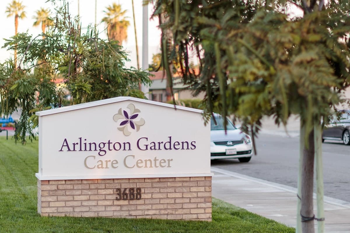 ARLINGTON GARDENS CARE CENTER photo 8