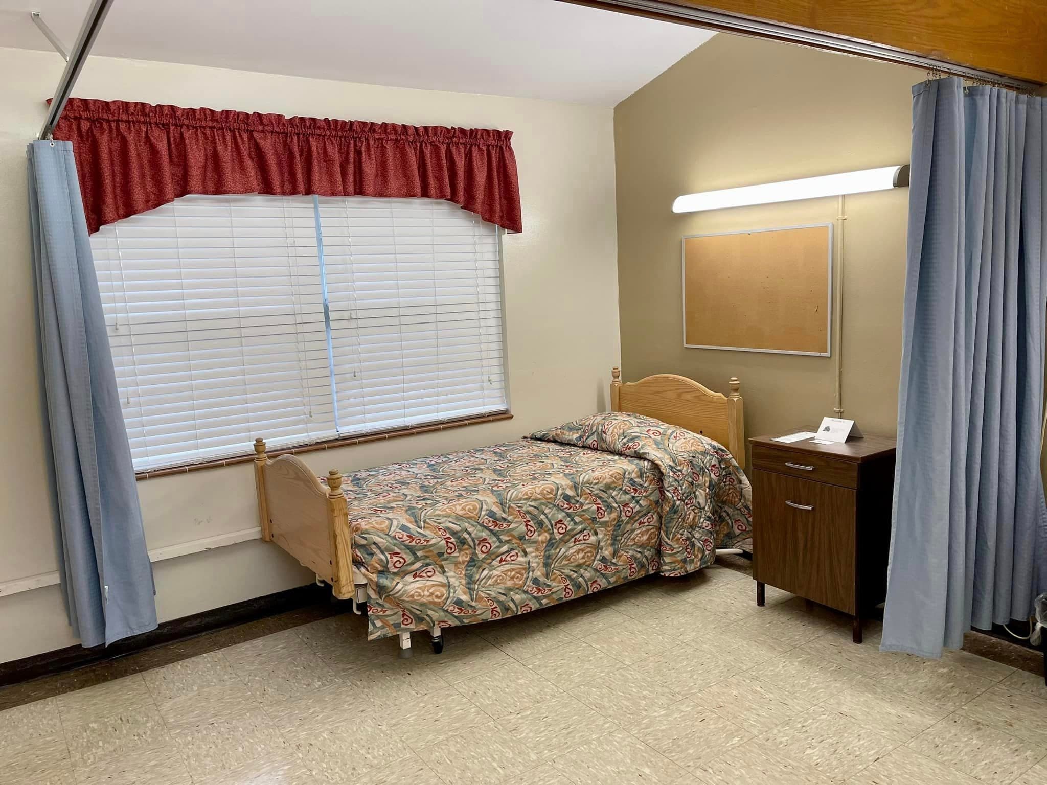 SHADY OAK NURSING AND REHABILITATION photo 4