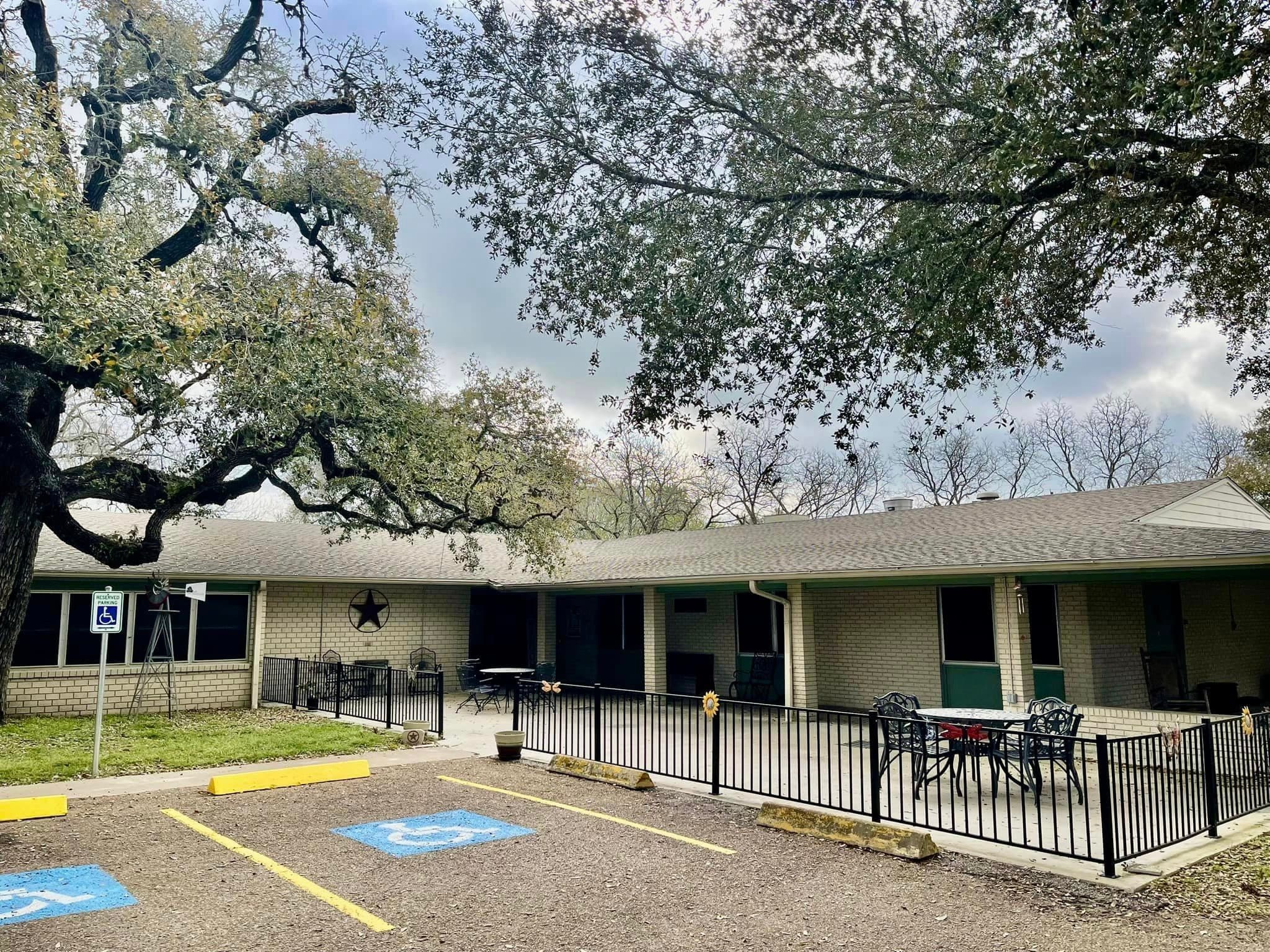 SHADY OAK NURSING AND REHABILITATION photo 1