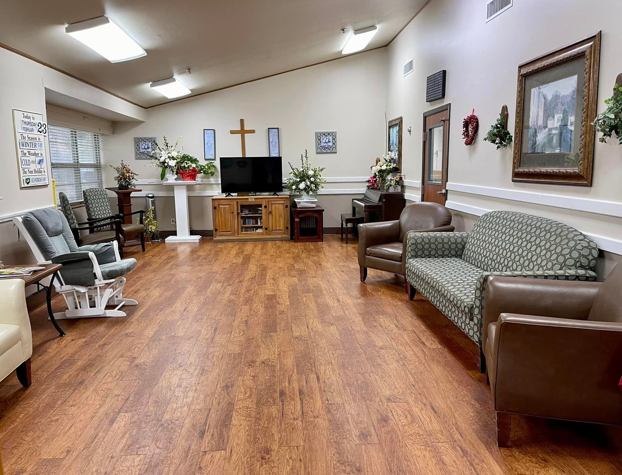 SHADY OAK NURSING AND REHABILITATION photo 2