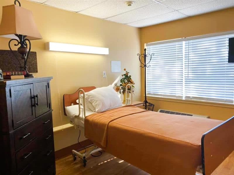 DEERINGS NURSING AND REHABILITATION LP photo 4