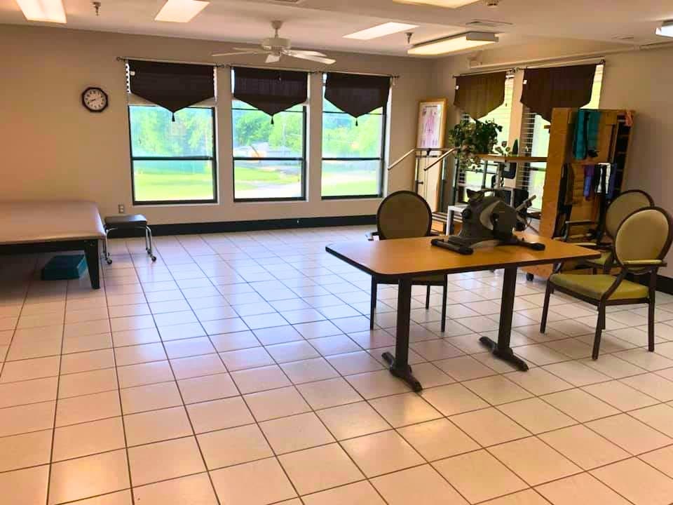 LAKE LODGE NURSING & REHABILITATION photo 3