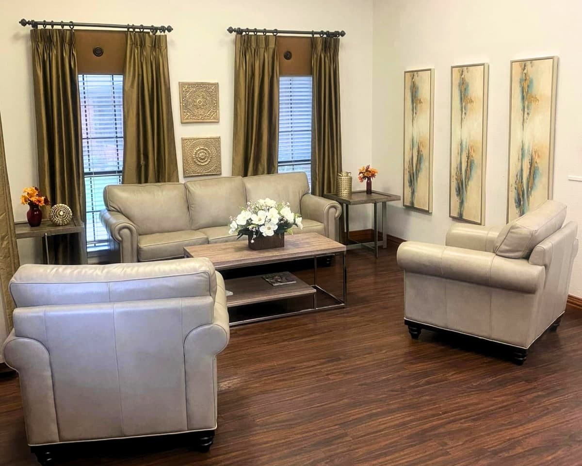 Whispering Pines Lodge photo 3