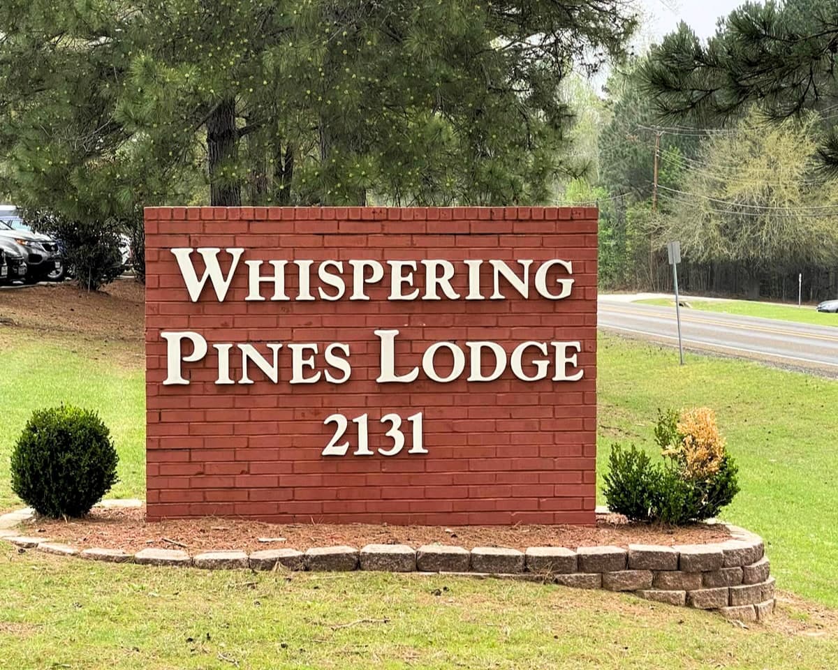 Whispering Pines Lodge photo 2