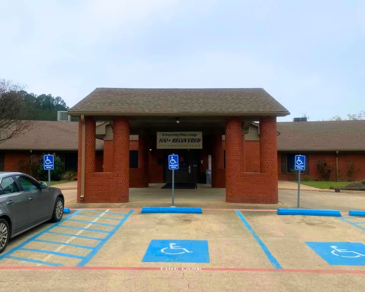 Whispering Pines Lodge photo 1