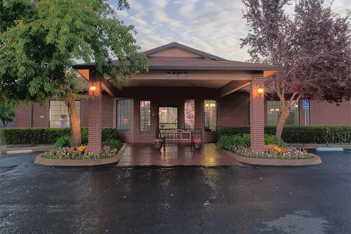 AUBURN OAKS CARE CENTER