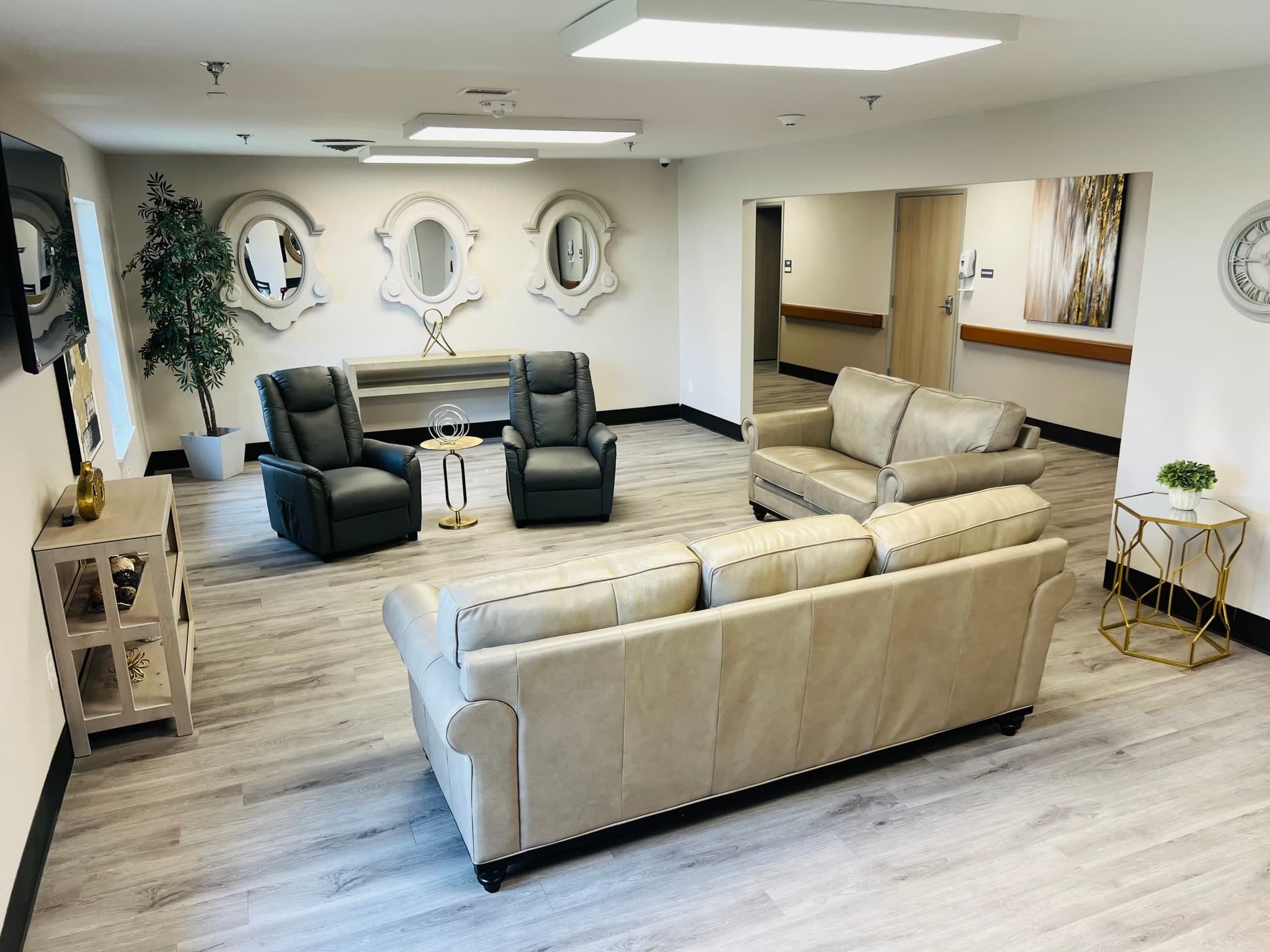 MADISONVILLE CARE CENTER photo 2