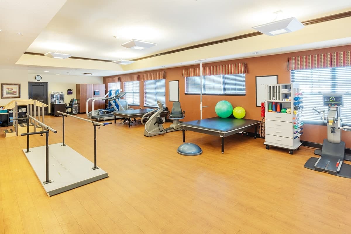 LAKEWOOD POST ACUTE AND REHABILITATION photo 5