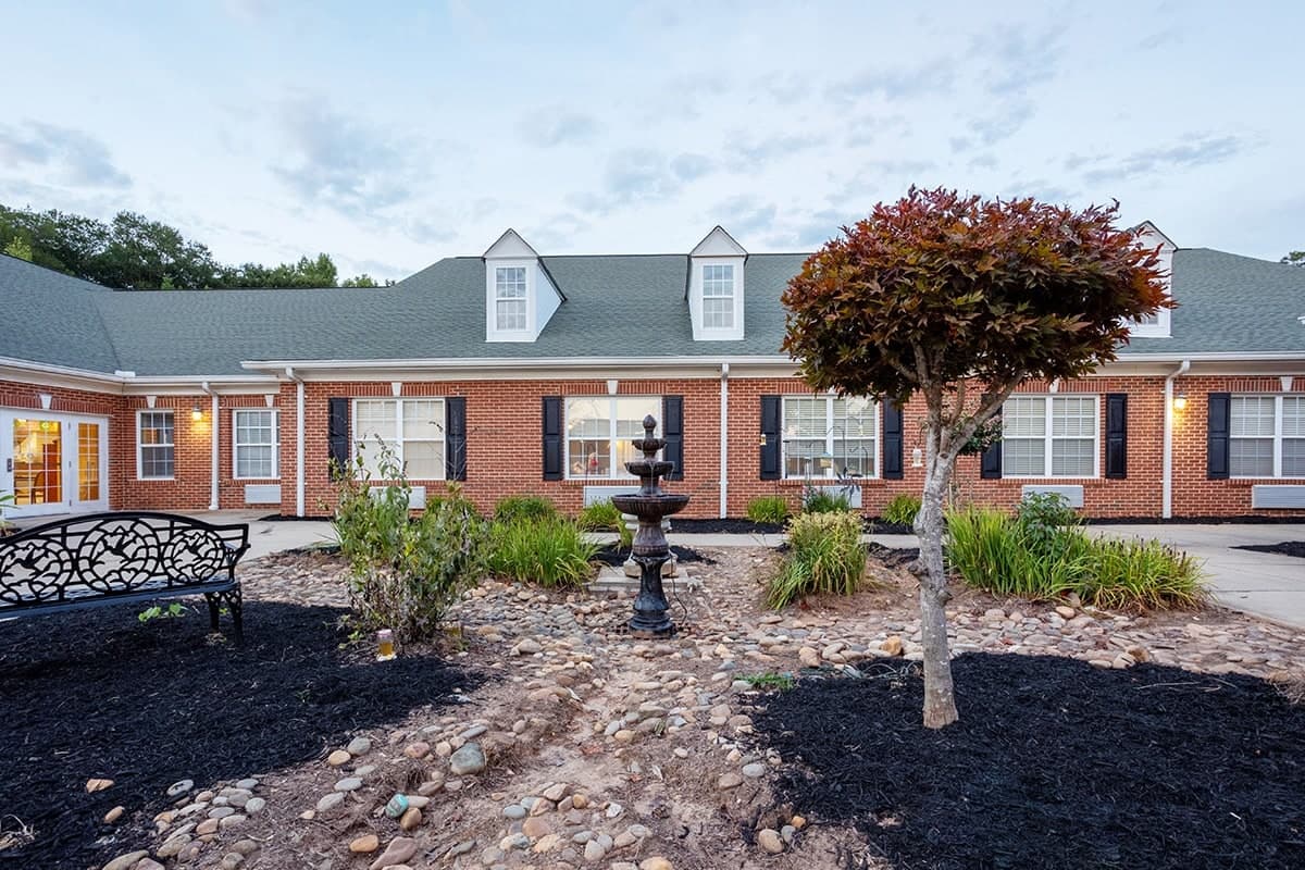 Carlyle Senior Care of Fountain Inn photo 7