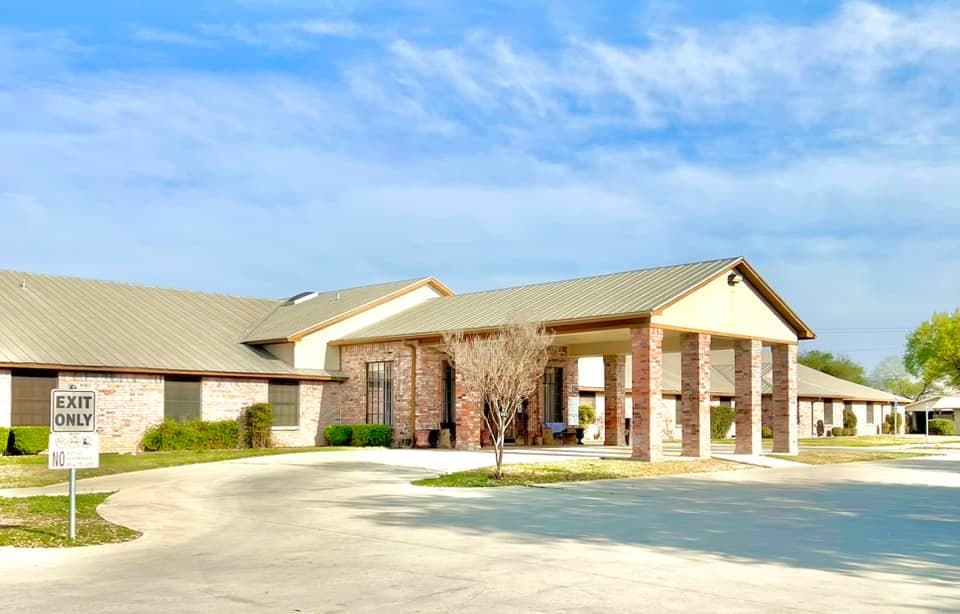 AMISTAD NURSING AND REHABILITATION CENTER photo 2
