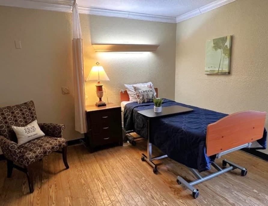 HERITAGE AT LONGVIEW HEALTHCARE CENTER photo 3