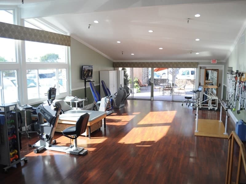 Huntington Valley Healthcare Center photo 5