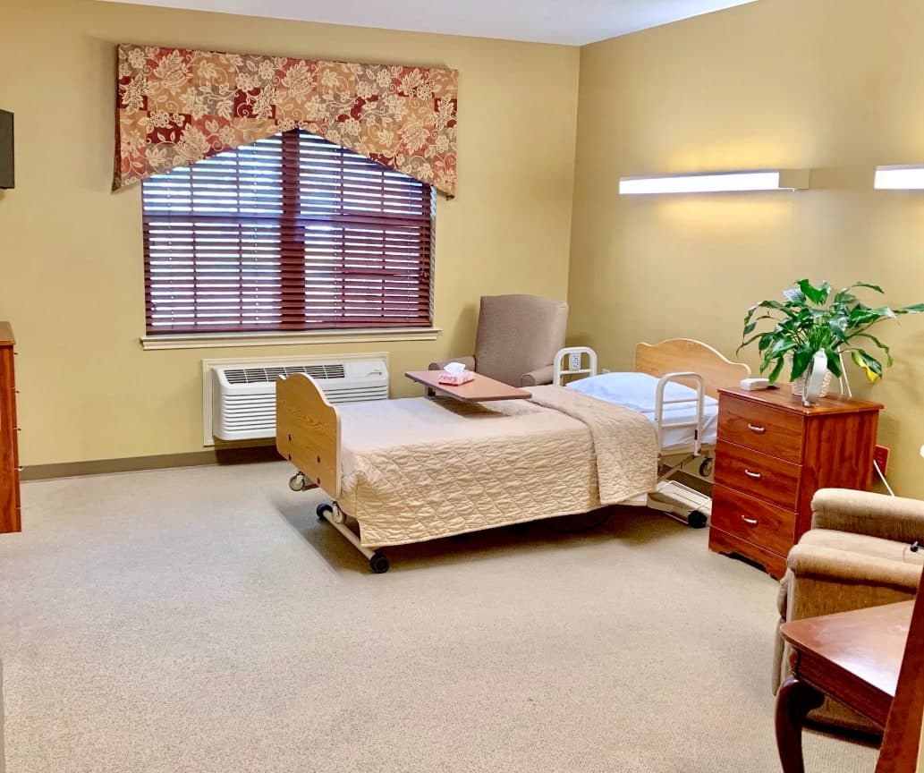 SILVER TREE NURSING AND REHABILITATION CENTER photo 4