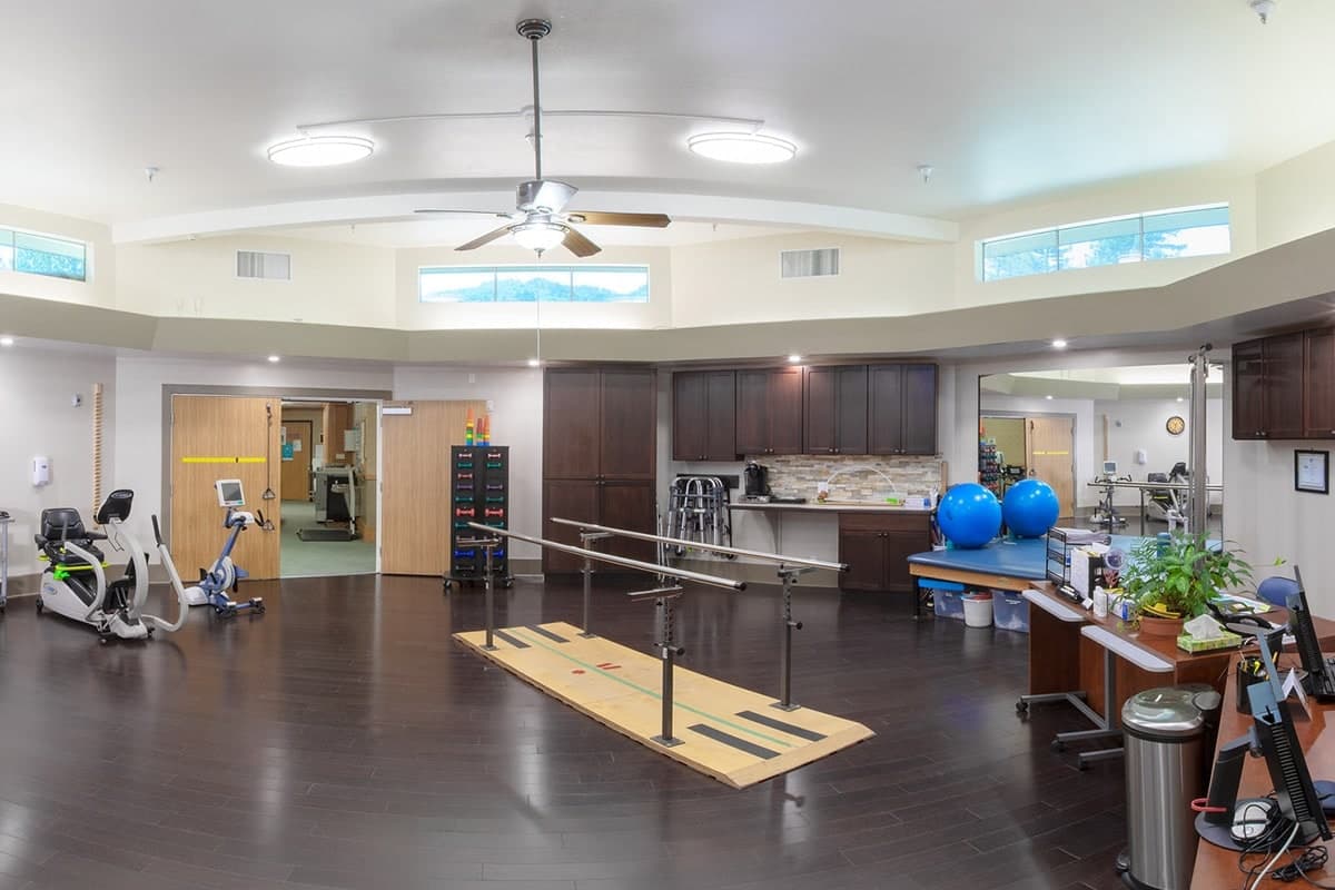REDWOOD COVE HEALTHCARE CENTER photo 6