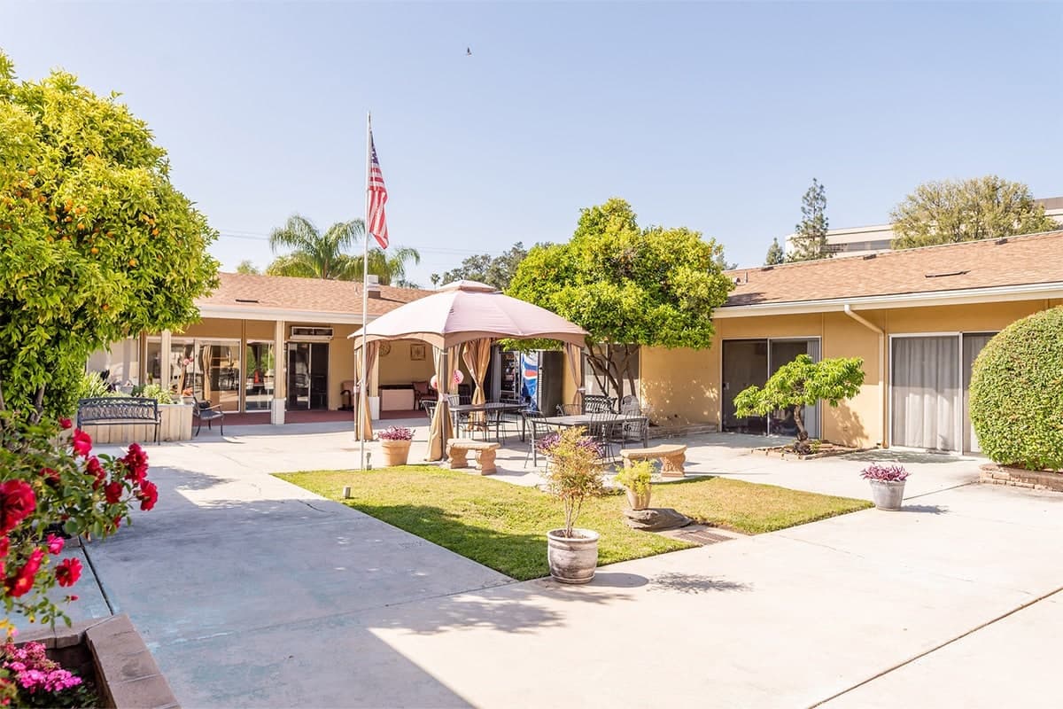 Redlands Healthcare Center photo 3