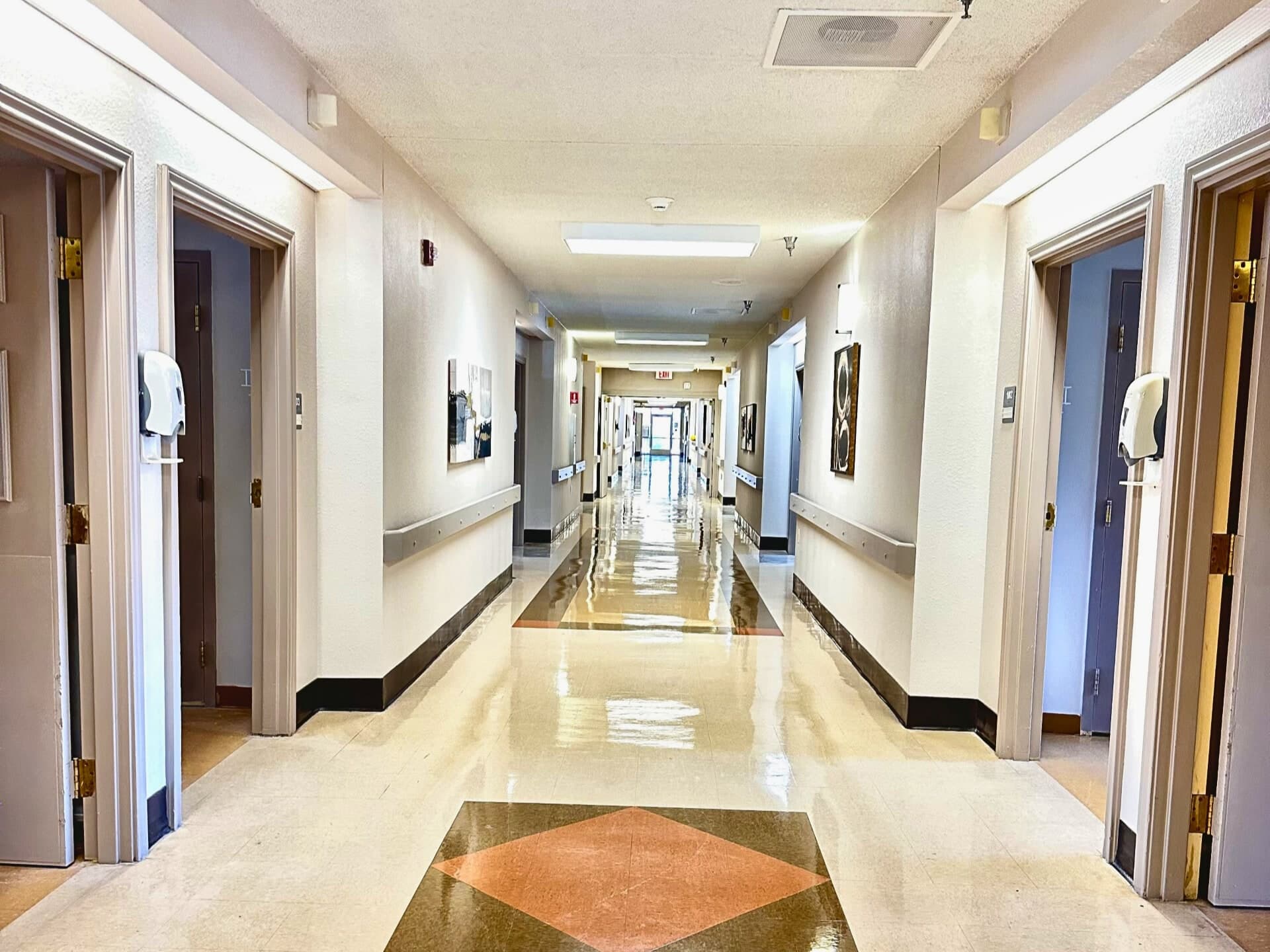 HUEBNER CREEK HEALTH & REHABILITATION CENTER photo 3