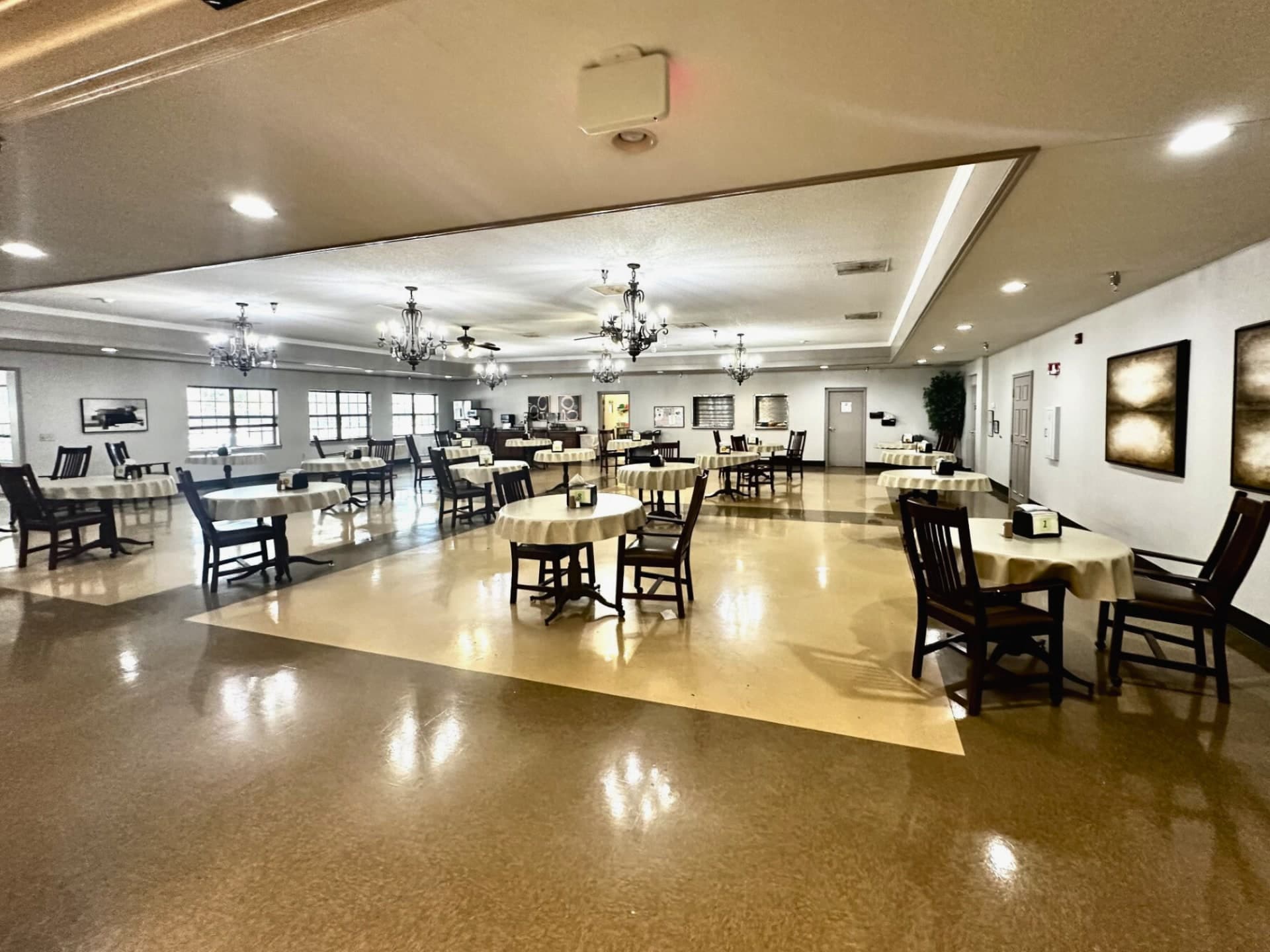 HUEBNER CREEK HEALTH & REHABILITATION CENTER photo 2