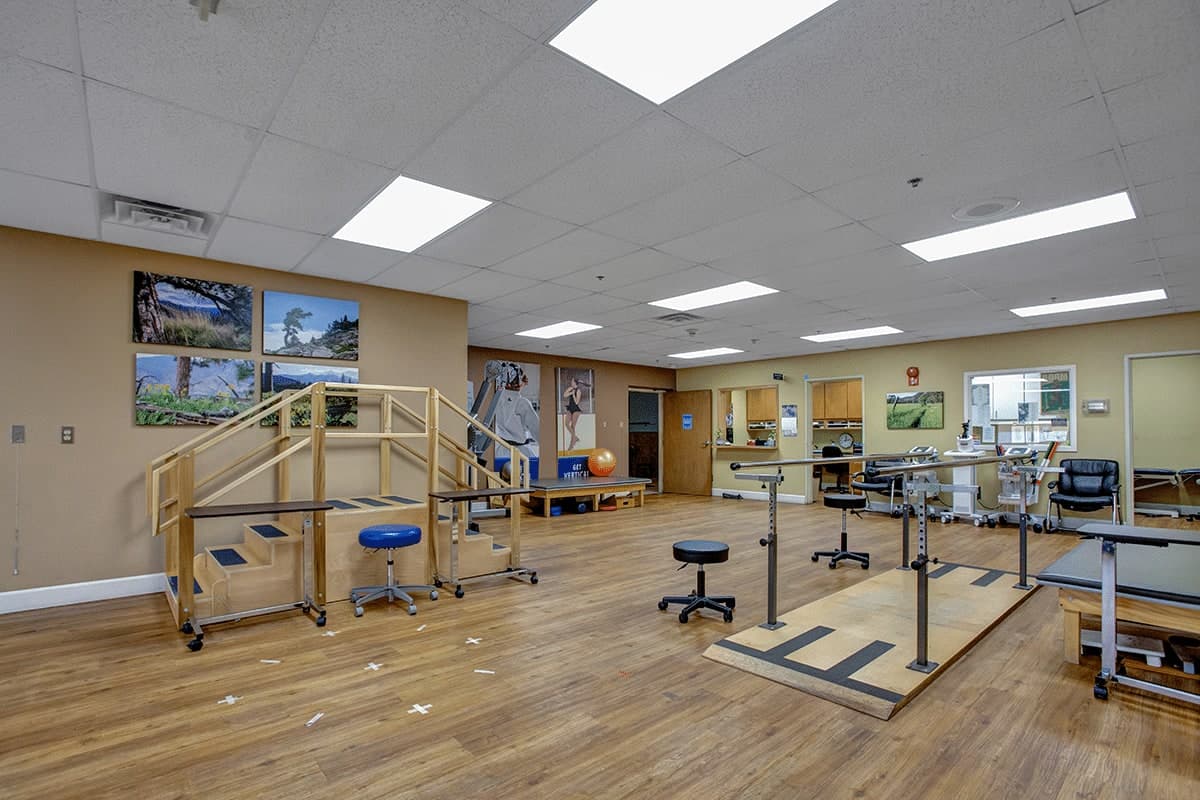 COLONIAL VISTA POST-ACUTE & REHAB CENTER photo 6