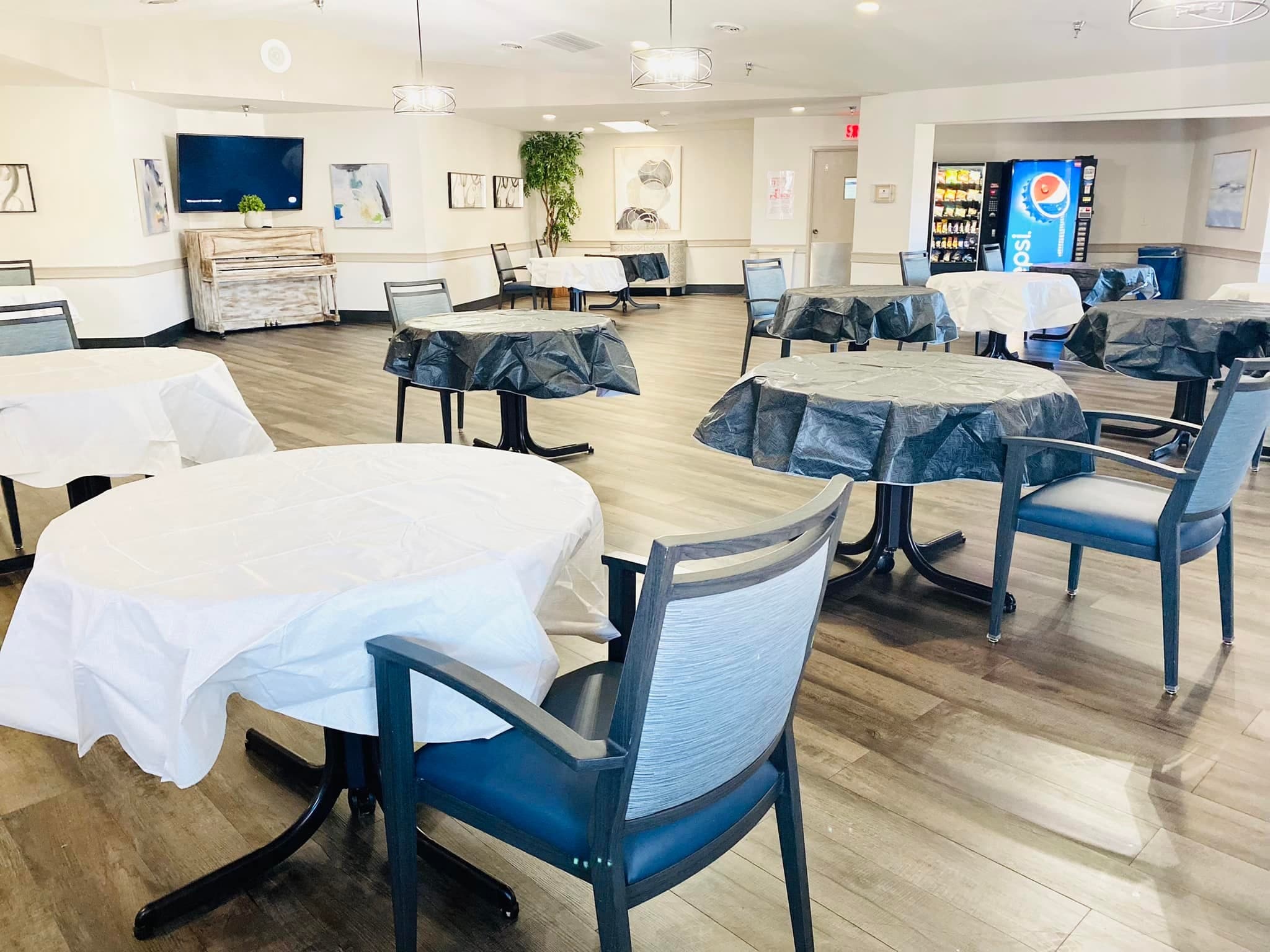 LA VIDA SERENA NURSING AND REHABILITATION photo 3