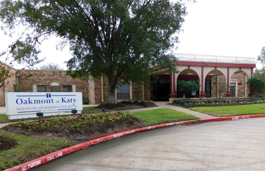 OAKMONT HEALTHCARE AND REHABILITATION CENTER OF KATY photo 2