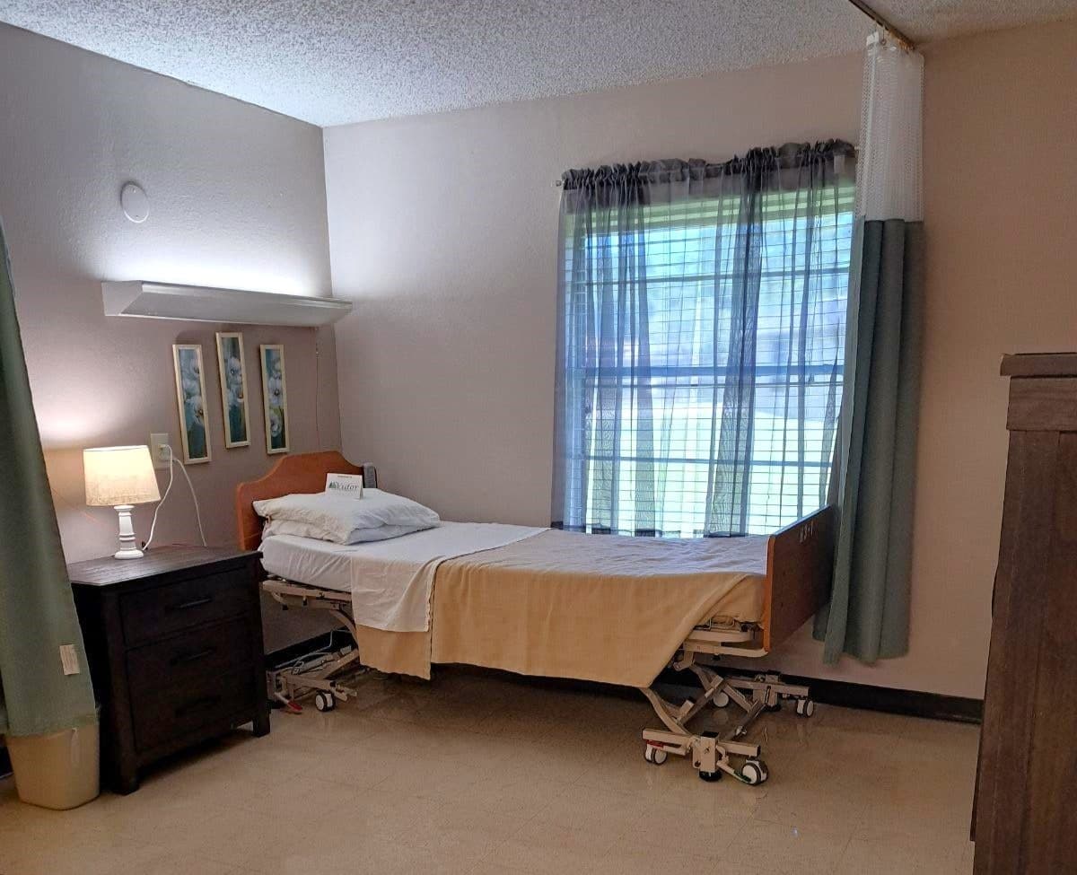 VIDOR HEALTH & REHABILITATION CENTER photo 3